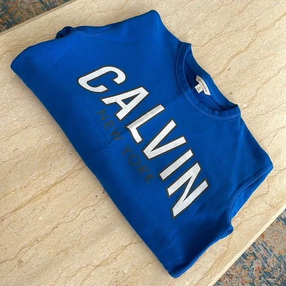 Like new Calvin Klein Jeans Sweatshirt. - Picture 4 of 6